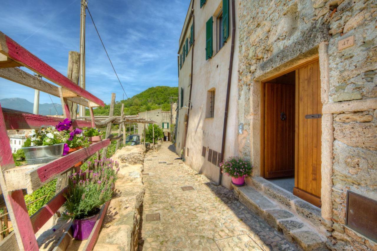 Villa Crosa tra le Nuvole à Borgio Verezzi Extérieur photo